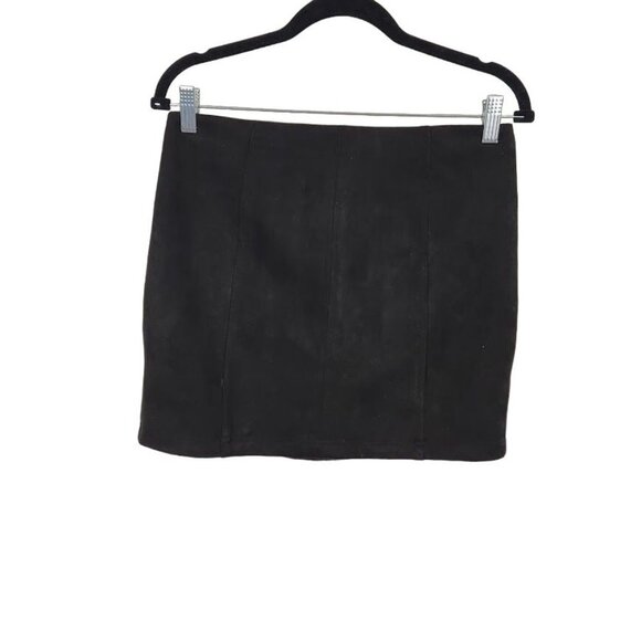 Wild Honey Faux Suede Seamed Mini‎ Skirt in Black - Size Large - Picture 2 of 6